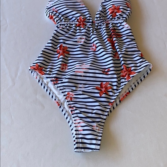 L*Space Pamela One-Piece Swimsuit Sz 4 - Picture 7 of 14